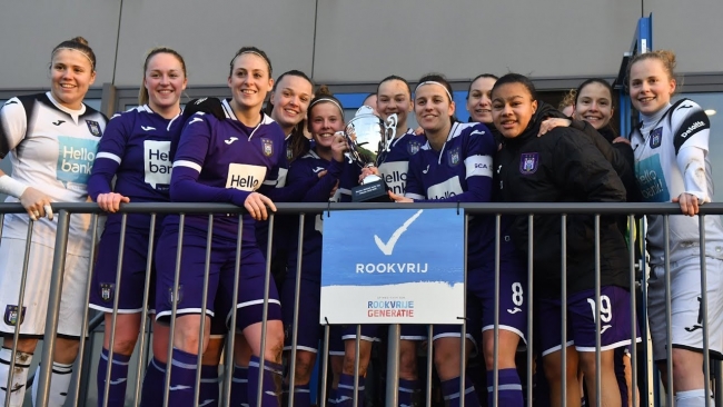 Embedded thumbnail for RSCA Women winnen eerste BeNeCup tegen FC Twente